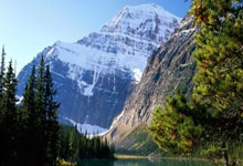 要注意了！韩德君连续犯规半场5犯，与裁判交流略显激动.